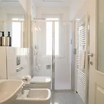 - Modern Cernobbio